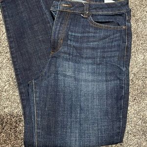 Slim fit skinny leg mid rise jeans like new size 10 short